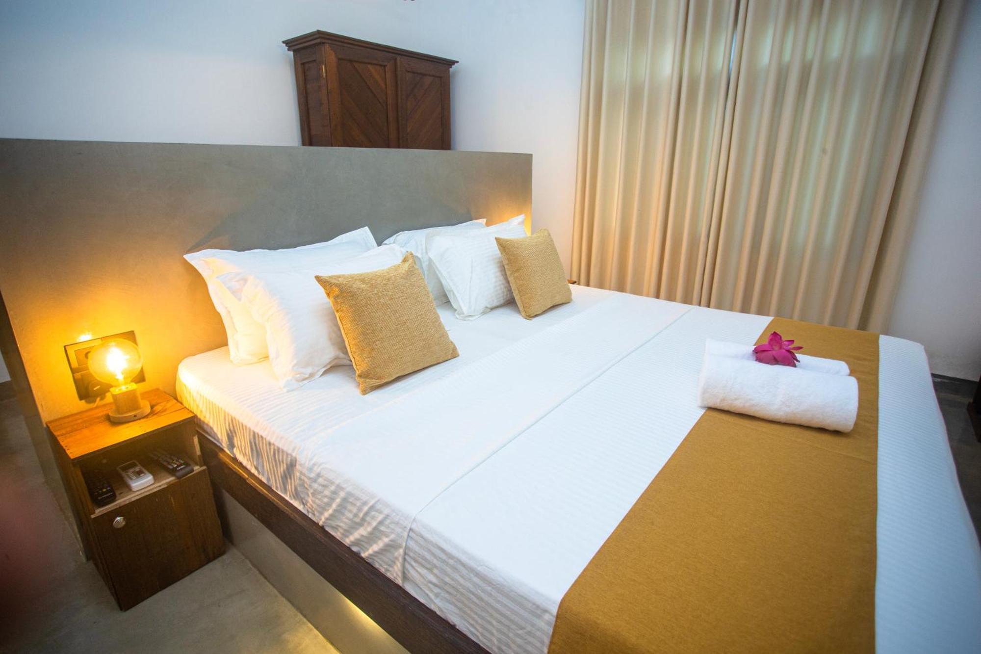 Aki Luna Lagoon Resort Хикадува Екстериор снимка