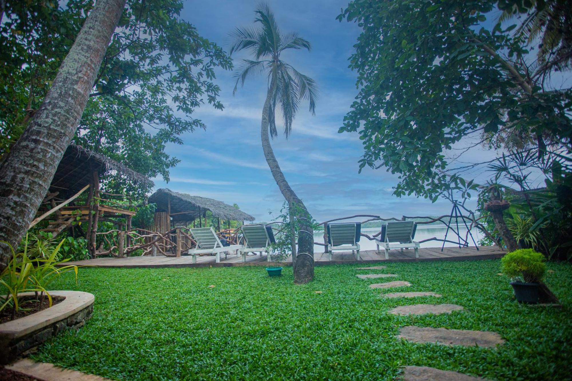 Aki Luna Lagoon Resort Хикадува Екстериор снимка
